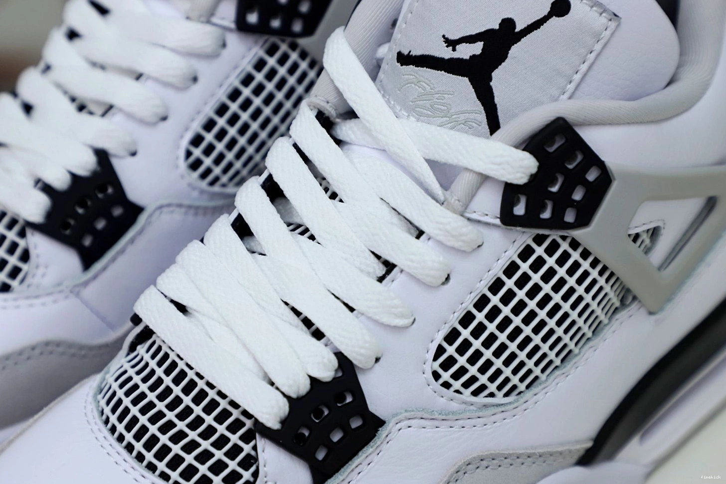 4 AIR MILITARY BLACK JORDAN 0716